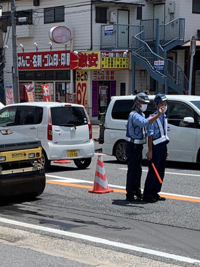 画像：新人さんにもベテラン警備員が丁寧に指導します。